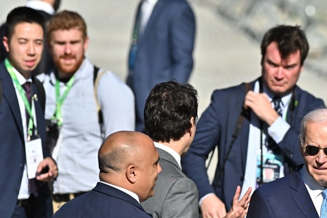 Biden y Sheinbaum se reúnen por primera vez y hablan de seguridad e inmigración en el marco del G20