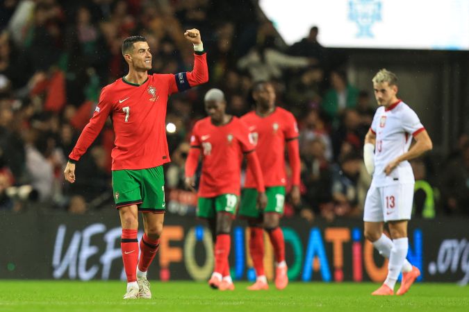 Cristiano Ronaldo celebrating one of his annotations during the crushing victory achieved by Portugal over Poland on Friday in the UEFA Nations League.