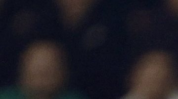 MEX5422. TOLUCA (MÉXICO), 19/11/2024.- Raúl Jiménez (d) de México patea un balón ante Harold Fonseca de Honduras este martes, durante el partido de vuelta de los Cuartos de Final de la Liga de Naciones de la Concacaf, entre México y Honduras, en el estadio Nemesio Diez, en la ciudad de Toluca (México). EFE/ Felipe Gutiérrez