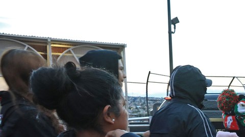 Migrantes en la frontera de México luchan contrarreloj por conseguir asilo en EE.UU.