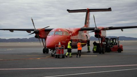 Sobre una gruesa capa de hielo: cómo son los nuevos aeropuertos con los que Groenlandia quiere conectarse al resto del mundo y atraer turistas