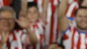 AMDEP9893. ASUNCIÓN (PARAGUAY), 14/11/2024.- Antonio Sanabria (i) de Paraguay celebra un gol este jueves, durante un partido de las eliminatorias sudamericanas al Mundial de Fútbol 2026, entre Paraguay y Argentina en el estadio Defensores del Chaco, en Asunción (Paraguay). EFE/ Juan Pablo Pino