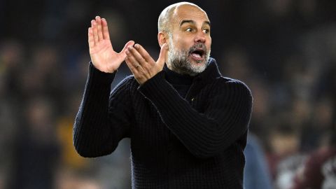 El entrenador español Pep Guardiola no encuentra la fórmula para salir del mal momento en el que se encuentra el Manchester City.