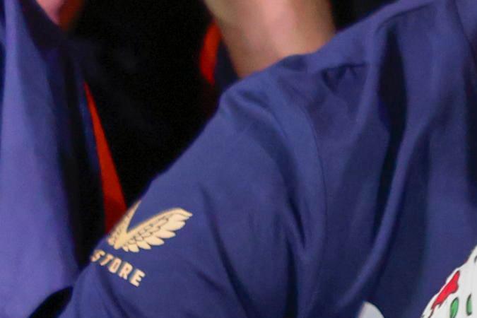 Sergio "Checo" Pérez, Christian Horner, Max Verstappen y Helmut Marko en la fotografía de celebración del tetracampeonato de la F1 del neerlandés.