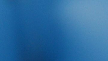 Aficionado sostiene una bandera de Panamá durante un partido de su selección nacional de fútbol.