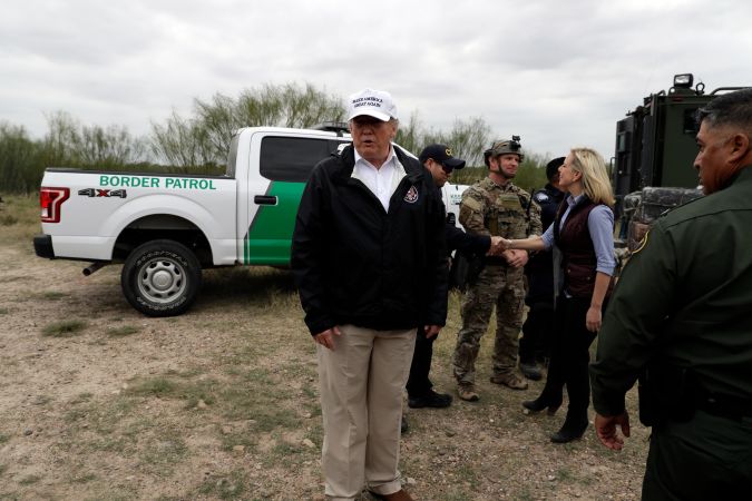 Sheinbaum envía carta a Trump: “No es con amenazas ni aranceles como se va atender el fenómeno migratorio”