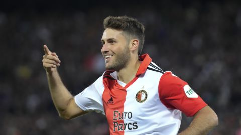 Feyenoord's Santiago Gimenez celebrates scoring his side's fifth goal during a Europa League Group F soccer match between Feyenoord and Sturm Graz at De Kuip stadium in Rotterdam, Netherlands, Thursday, Sept. 15, 2022. (AP Photo/Peter Dejong)