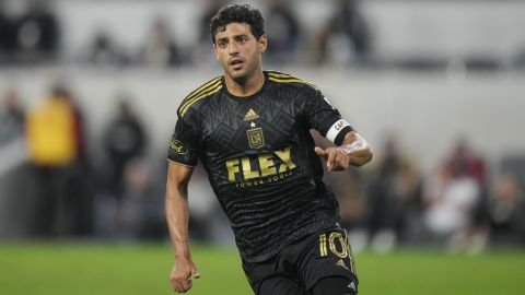 Carlos Vela tiene 35 años.