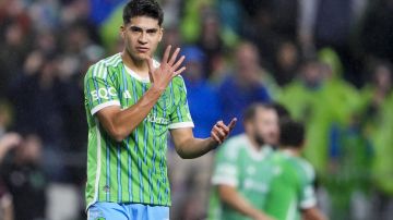 Obed Vargas durante un juego con los Seattle Sounders.