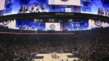 La foto del miércoles 23 de octubre de 2024 muestra el nuevo Intuit Dome, durante el partido entre los Clippers de Los Ángeles y los Suns de Phoenix (AP Foto/Ryan Sun)