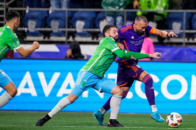 El mexicano Héctor Herrera durante uno de los encuentros entre Houston Dynamo y Seattle Sounders de los playoffs de la MLS 2024.