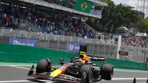 Sergio "Checo" Pérez buscará tener una mejor actuación este sábado en la Carrera Sprint así como también en la clasificación del GP de Brasil.