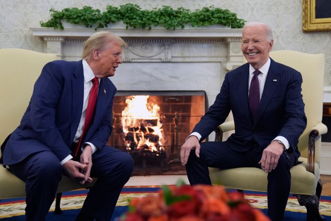Trump asegura que la política "es dura" y agradece a Biden la transición ordenada
