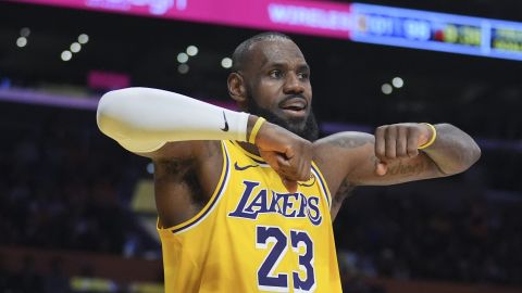 Los Angeles Lakers forward LeBron James (23) reacts after scoring during the second half of an NBA basketball game against the Memphis Grizzlies, Wednesday, Nov. 13, 2024, in Los Angeles. (AP Photo/Marcio Jose Sanchez)