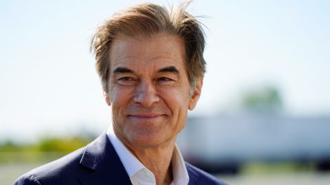 Mehmet Oz estaría a cargo de los Centros de Medicare y Medicaid bajo el gobierno de Trump.