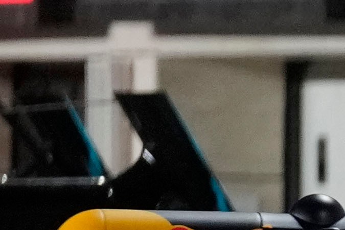 Sergio "Checo" Pérez ha estado lidiando durante una buena parte de la temporada con problemas en su RB20 que también han afectado, aunque en menor medida, a Max Verstappen.