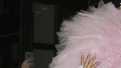 Cardi B afirma que Donald Trump sólo pretende estafar a los ciudadanos