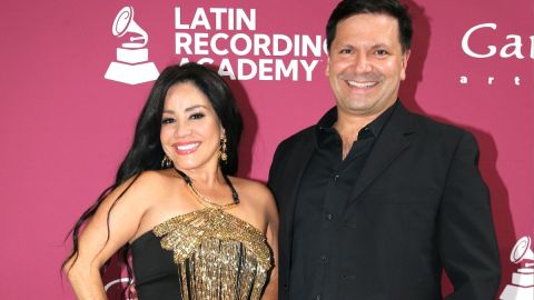 Carolina Sandoval "La Venenosa" en la alfombra de la apertura de una exposición especial en el Gary Nader Art Center, como parte del 25 aniversario del Latin Grammys/Miami, 1 de octubre 2024.