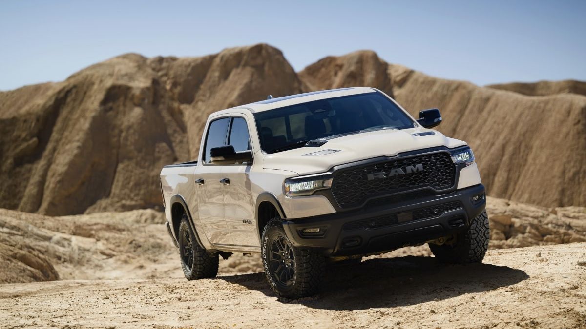 Retiro masivo de RAM 1500 por defecto en estabilidad - La Opinión