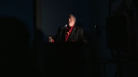 Gregorio Luke es un conferencista cultural mexicano.