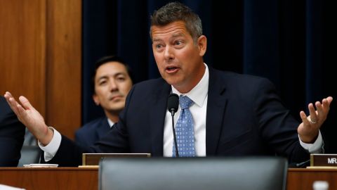 Trump nombra al presentador de la Fox Sean Duffy como secretario de Transportes