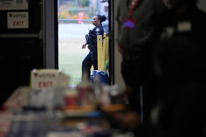 Algunos centros electorales de Georgia permanecerán abiertos más tiempo.