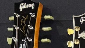 Las guitarras Gibson falsificadas se encontraron en un embarque desde Asia.