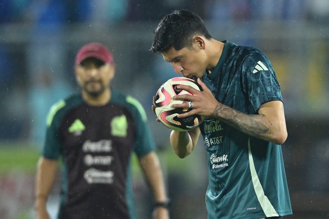 Edson Álvarez confía en que la Selección de México pueda darle vuelta a la eliminatoria a pesar de la dura derrota sufrida ante Honduras (2-0) esta semana.