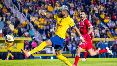 Ciudad de México, 27 de noviembre de 2024. Rodrigo Aguirre anota gol, durante el partido de ida de los Cuartos de Final del torneo Apertura 2024 de la Liga BBVA MX, entre las Águilas del América y los Diablos Rojos del Toluca, celebrado en el estadio Ciudad de los Deportes. Foto: Imago7 / Diego Padilla