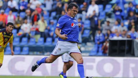 Ciudad de México, 8 de septiembre de 2018. Carlos Hermosillo, durante el juego Clásico Joven de Leyendas Cruz Azul vs América “Adiós al Estadio Azul, celebrado en el estadio Azul. Foto: Imago7