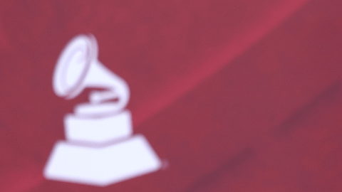 Majo Aguilar en la alfombra de la 25 edición de los Latin Grammys