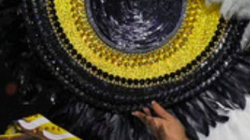 Miss Bolivia, Juliana Barrientos, compite en la competencia de trajes nacionales del certamen de belleza Miss Universo en la Ciudad de México