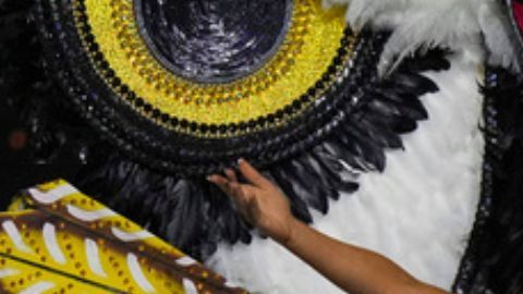 Miss Bolivia, Juliana Barrientos, compite en la competencia de trajes nacionales del certamen de belleza Miss Universo en la Ciudad de México