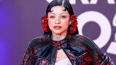 Mon Laferte ofrecerá un espectáculo en el que los asistentes estarán desnudos