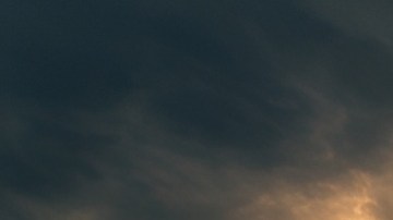 Un tornado tocó tierra el lunes cerca de Tulsa, según el NWS.