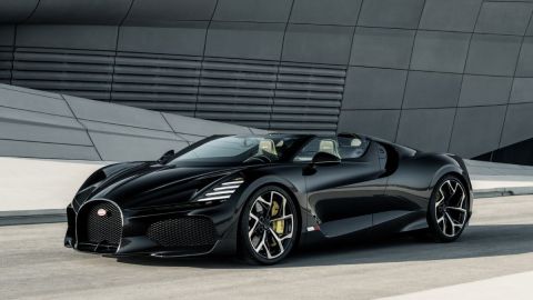 Récord mundial Bugatti vuela a 453,91 kmh sin techo