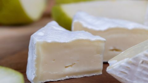 Retiran del mercado seis tipos de queso por posible contaminación de listeria