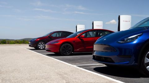 Tesla revoluciona la carga para vehículos con remolque