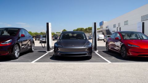 Tesla soluciona un problema clave en sus supercargadores