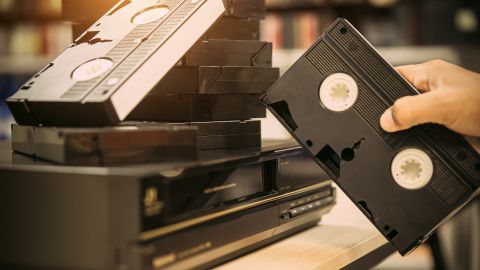 VHS antiguos se venden por una gran fortuna.