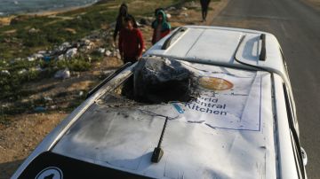 Israel mató a 5 personas, entre ellas, trabajadores humanitarios de World Central Kitchen, en un ataque aéreo en Gaza.