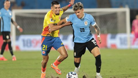 Con esta victoria la Selección de Uruguay igualó a Colombia en el segundo puesto de la clasificación de las eliminatorias sudamericanas.