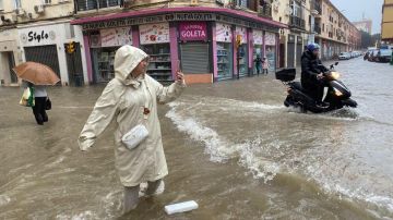 En imágenes: España en alerta por una nueva DANA que está causando inundaciones en la costa mediterránea del país