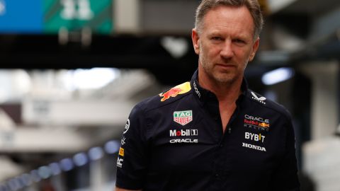 El director de Red Bull, Christian Horner, quedó con un sabor agridulce tras la victoria de Max Verstappen y el puesto 11 de "Checo" Pérez.