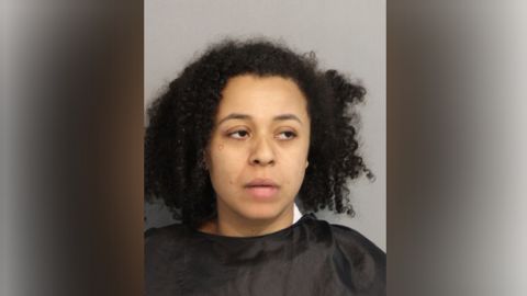 Kelsey Glover, de 35 años, no tiene antecedentes penales.