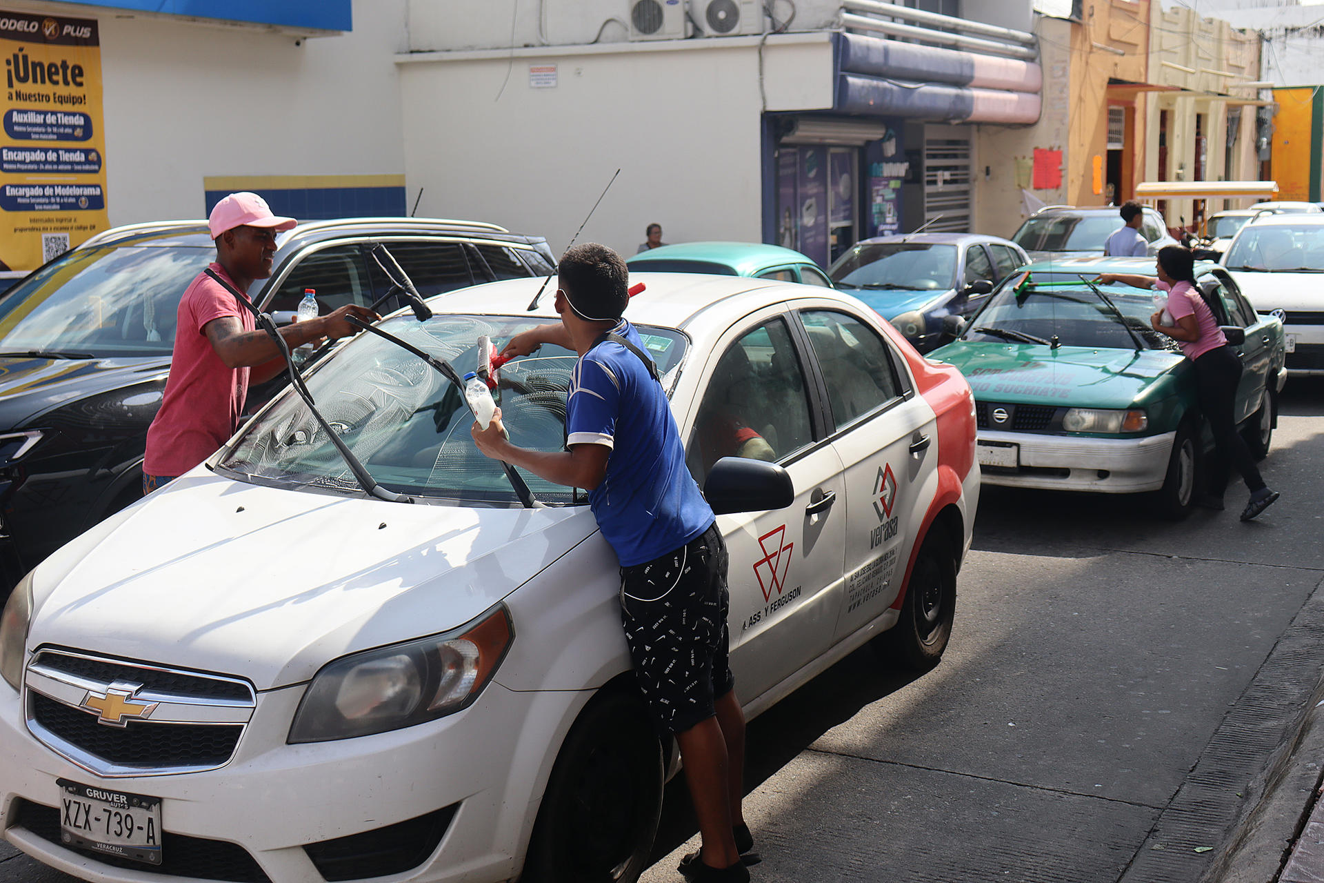 Gobierno de Claudia Sheinbaum promete que habrá oportunidades de empleo y un desarrollo industrial pese a las restricciones migratorias.