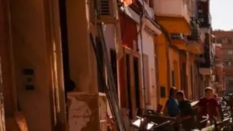 Los residentes critican a las autoridades locales por su respuesta a las catastróficas inundaciones.