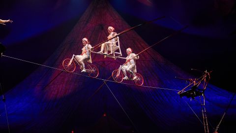 El Cirque du Soleil anduvo por años tras los hermanos Quirós, funambulistas españoles por seis generaciones.