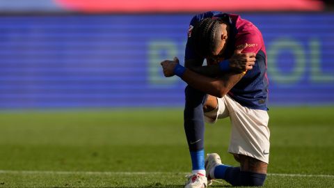 El extremo brasileño del FC Barcelona, Raphinha, tras la derrota ante Las Palmas en partido de LaLiga en Montjuic.