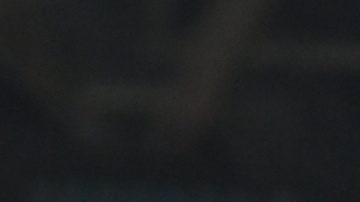 El venezolano Salomón Rondón posando con los dos trofeos que ha ganado el Pachuca hasta ahora en la Copa Intercontinental.